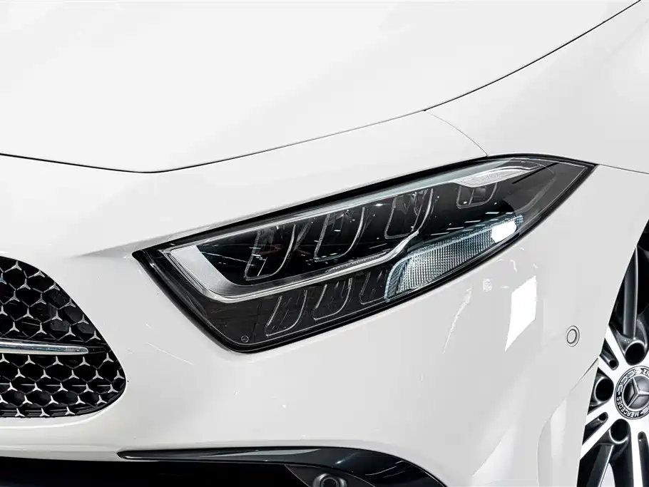 Mercedes-Benz CLS — миниатюра 4