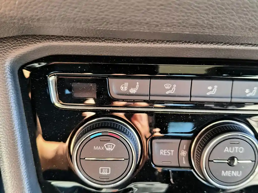 Volkswagen Tiguan L — миниатюра 11