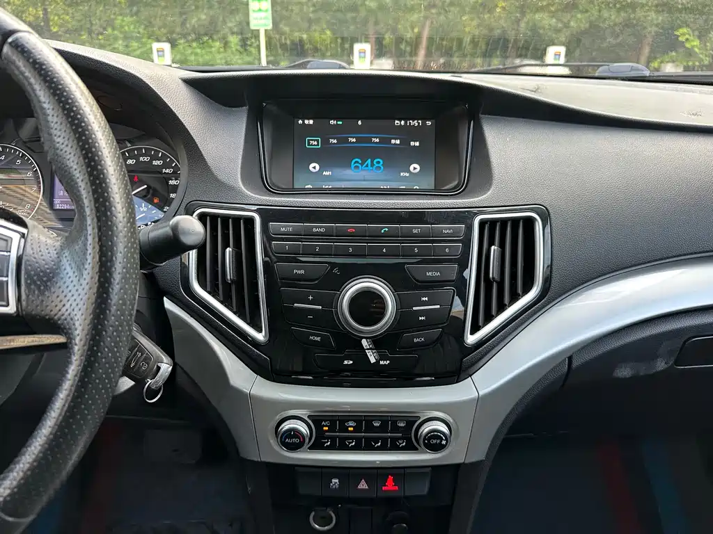 Great Wall Great Wall C30 — миниатюра 15