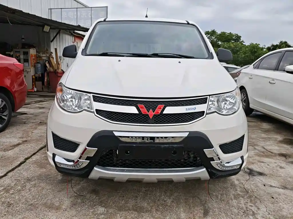 Wuling Hongguang — миниатюра 2