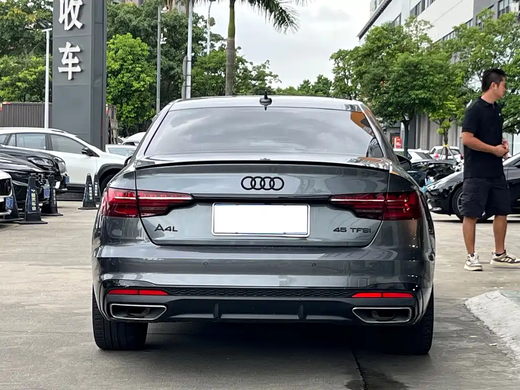 Audi A4L 2023 40 TFSI Fashion