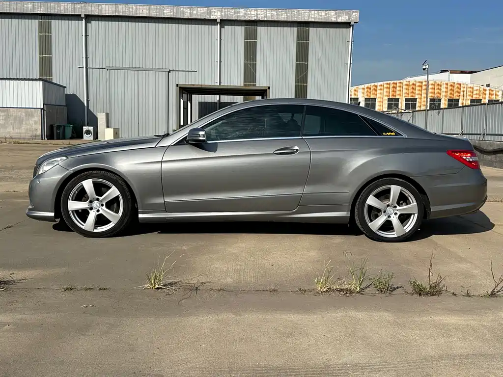 Mercedes-Benz E-Class (Import) — миниатюра 12
