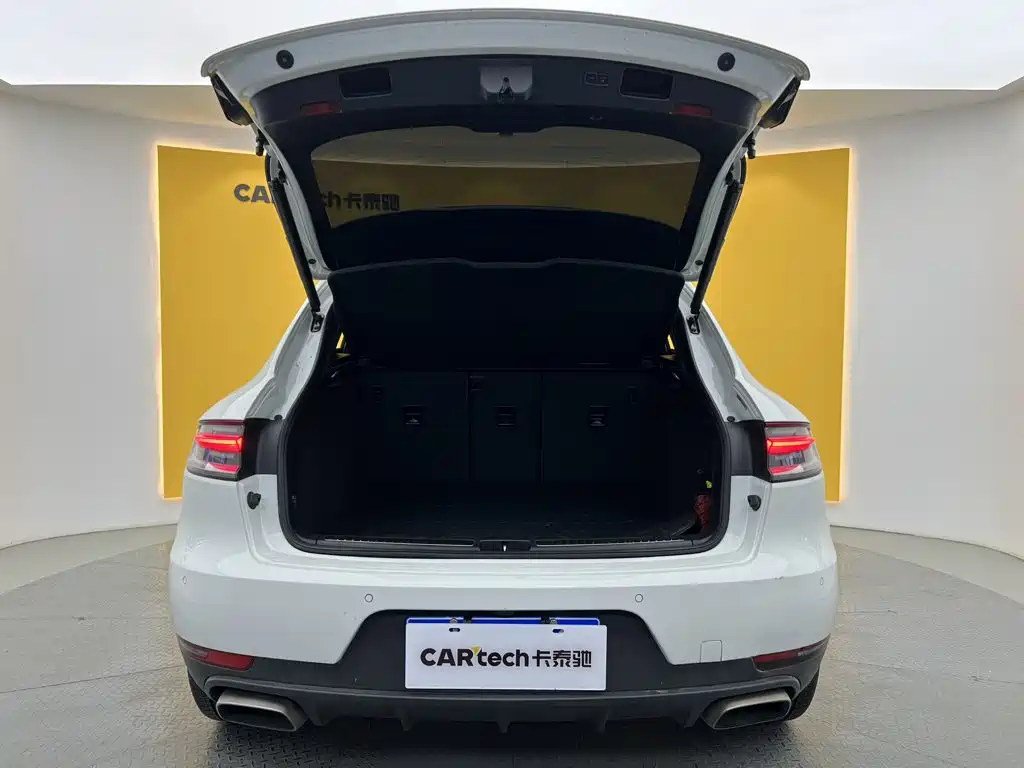 Porsche Macan — миниатюра 12