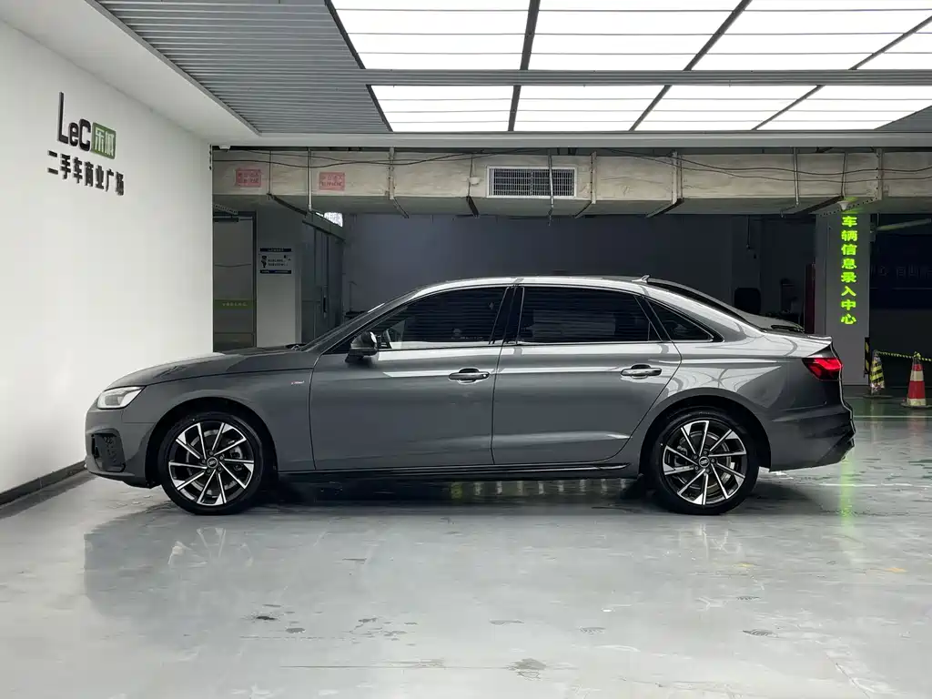 Audi A4L 2023 40 TFSI Luxury