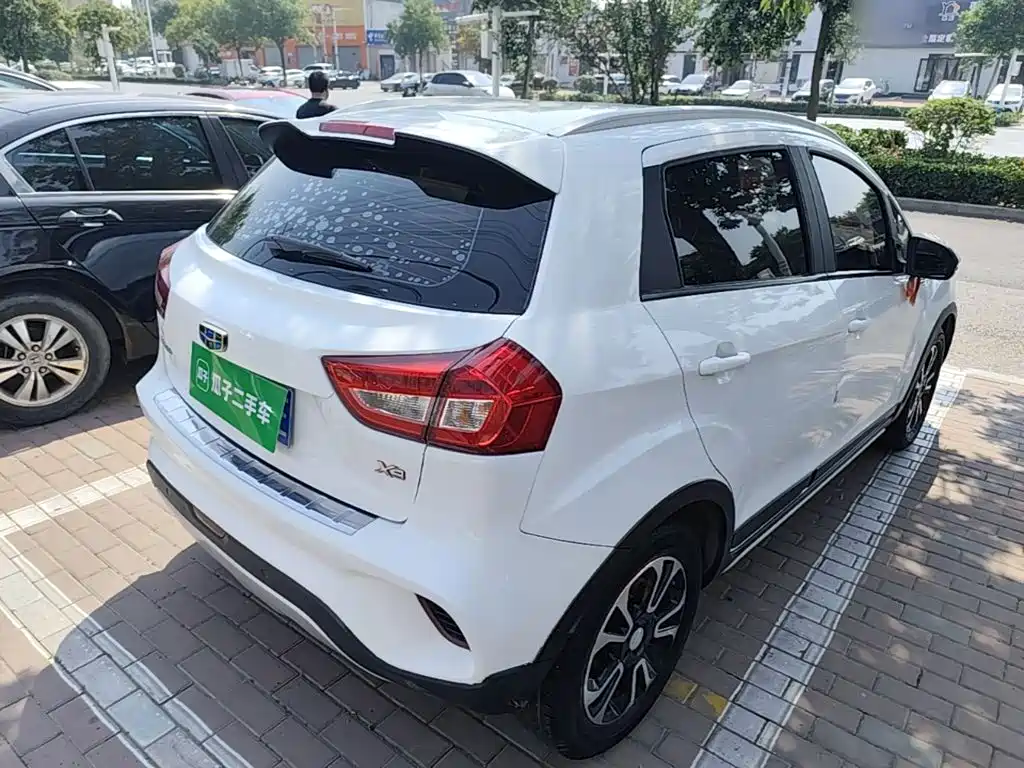 Geely Vision X3 — миниатюра 7