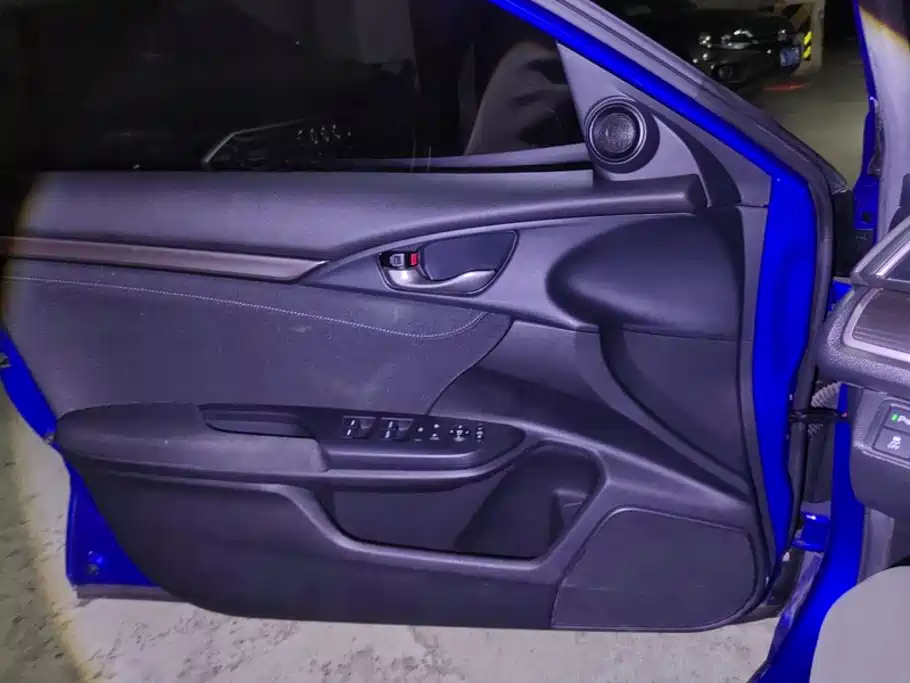 Honda Civic — миниатюра 7