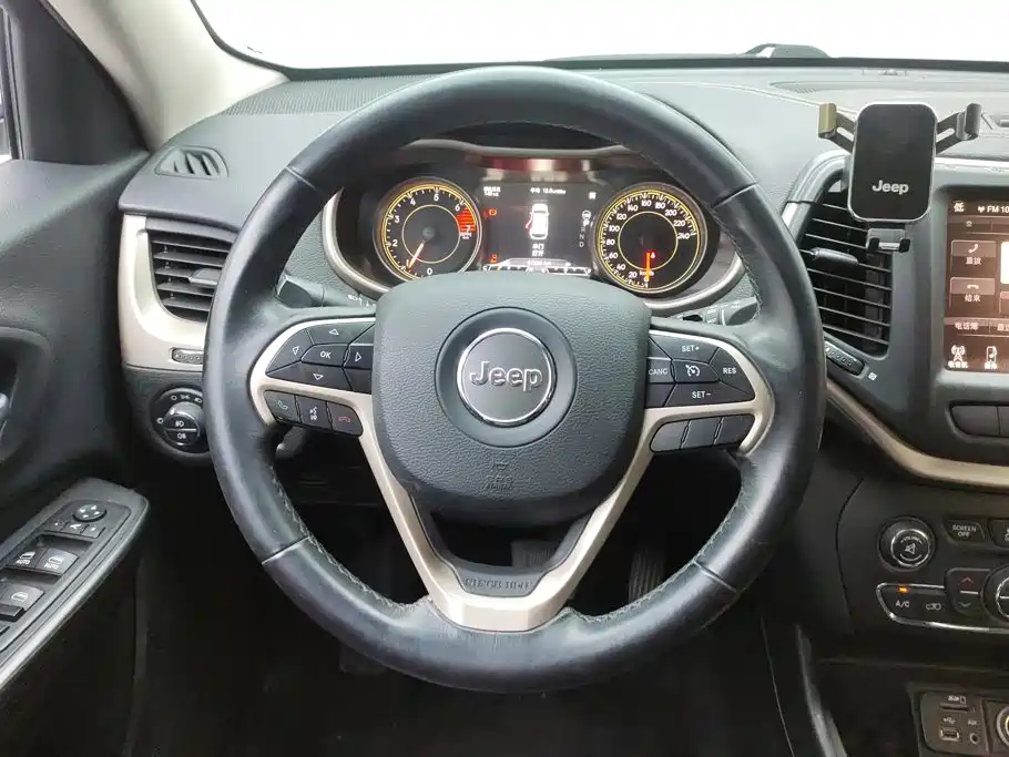 Jeep Cherokee — миниатюра 15