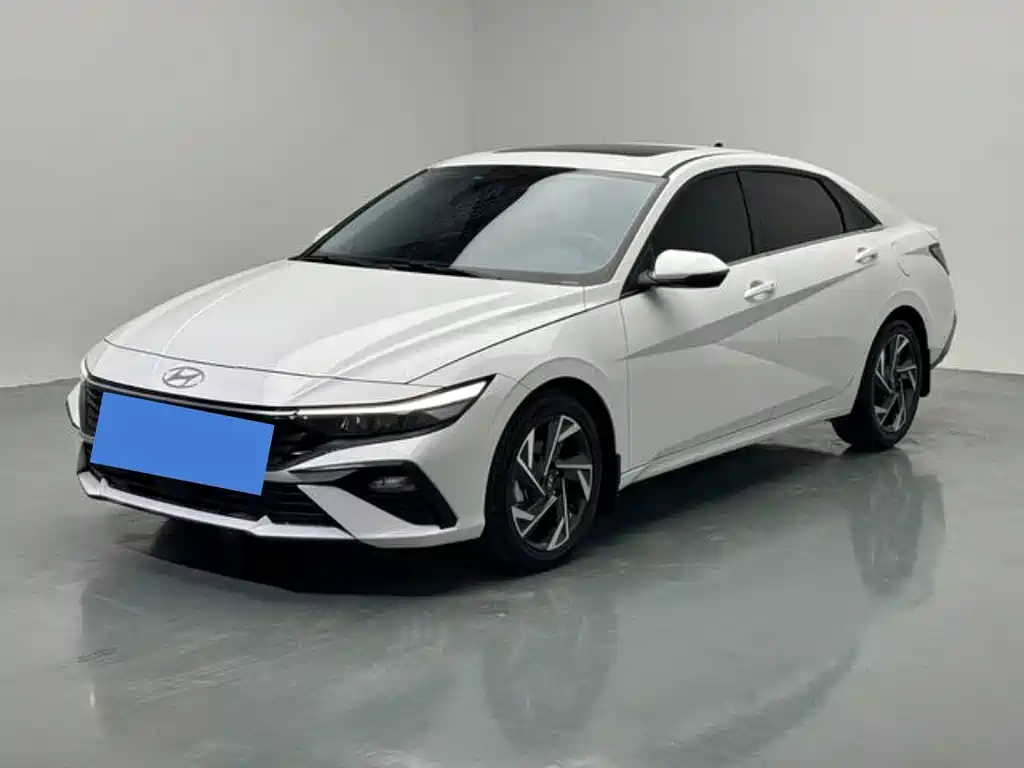 Купить Hyundai Elantra