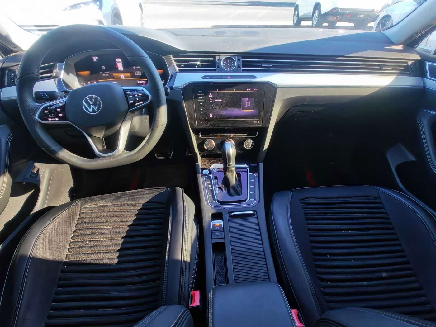 Volkswagen Magotan 1.4 л 2024 г. Чёрный, пробег 20000 км
