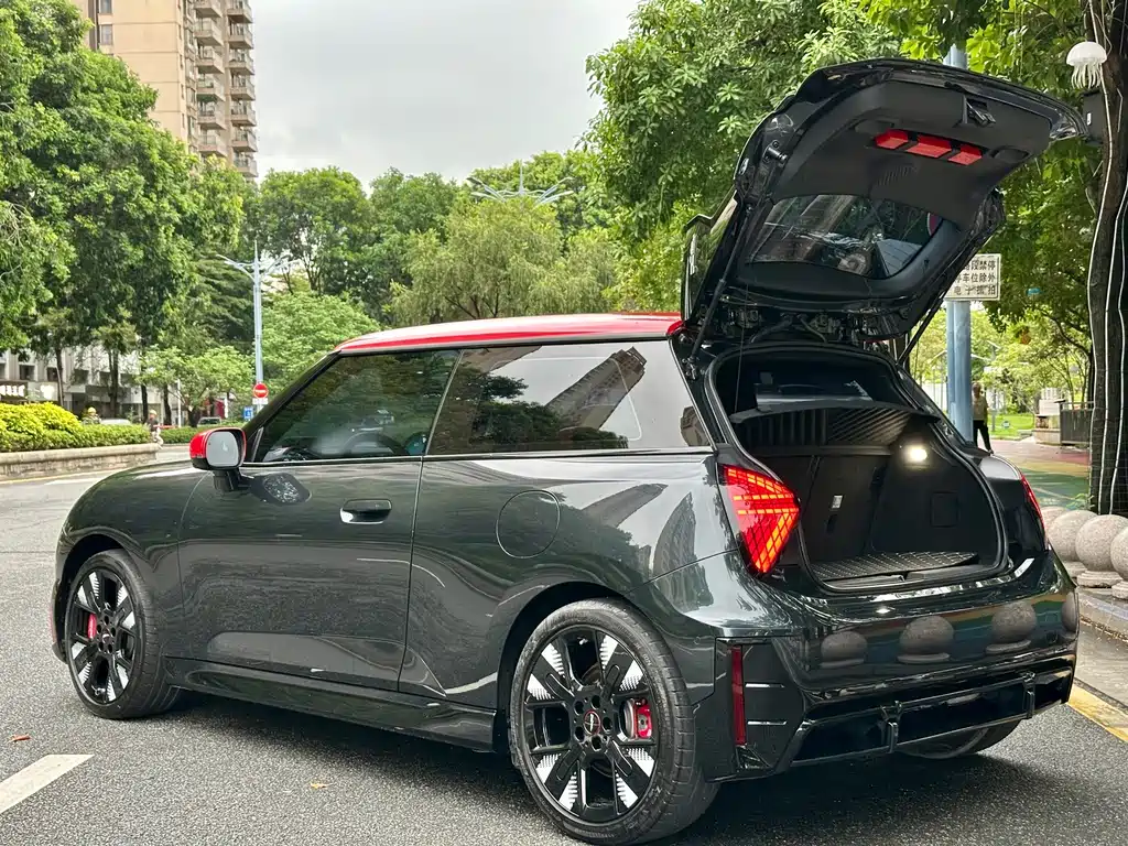 MINI MINI JCW EV — миниатюра 24