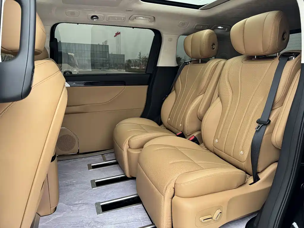 GAC Motor Trumpchi E8 PHEV — миниатюра 12