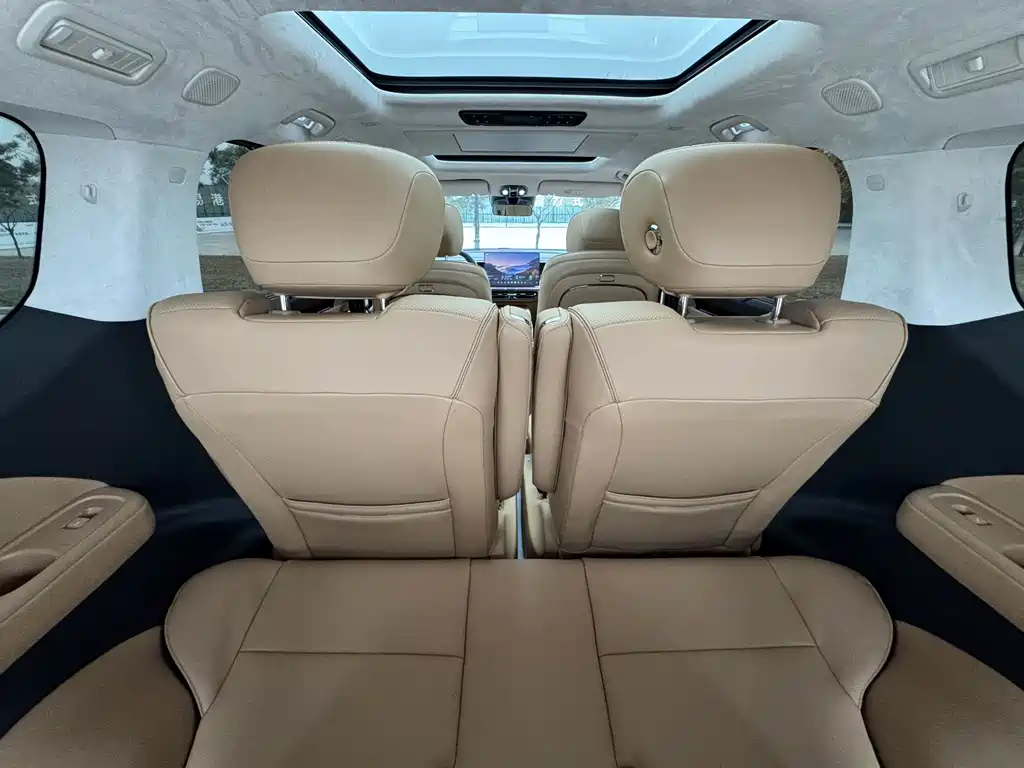 GAC Motor Trumpchi E8 PHEV — миниатюра 16