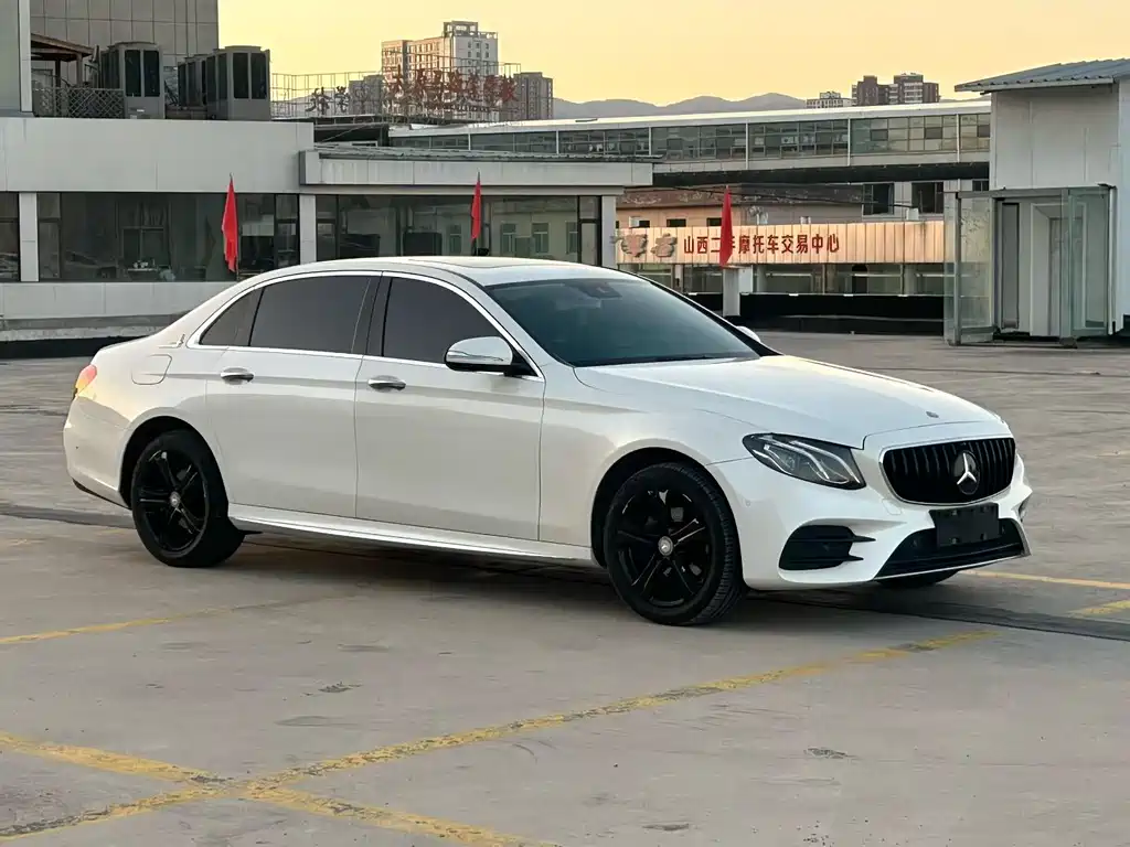 Mercedes-Benz E-Class — миниатюра 3