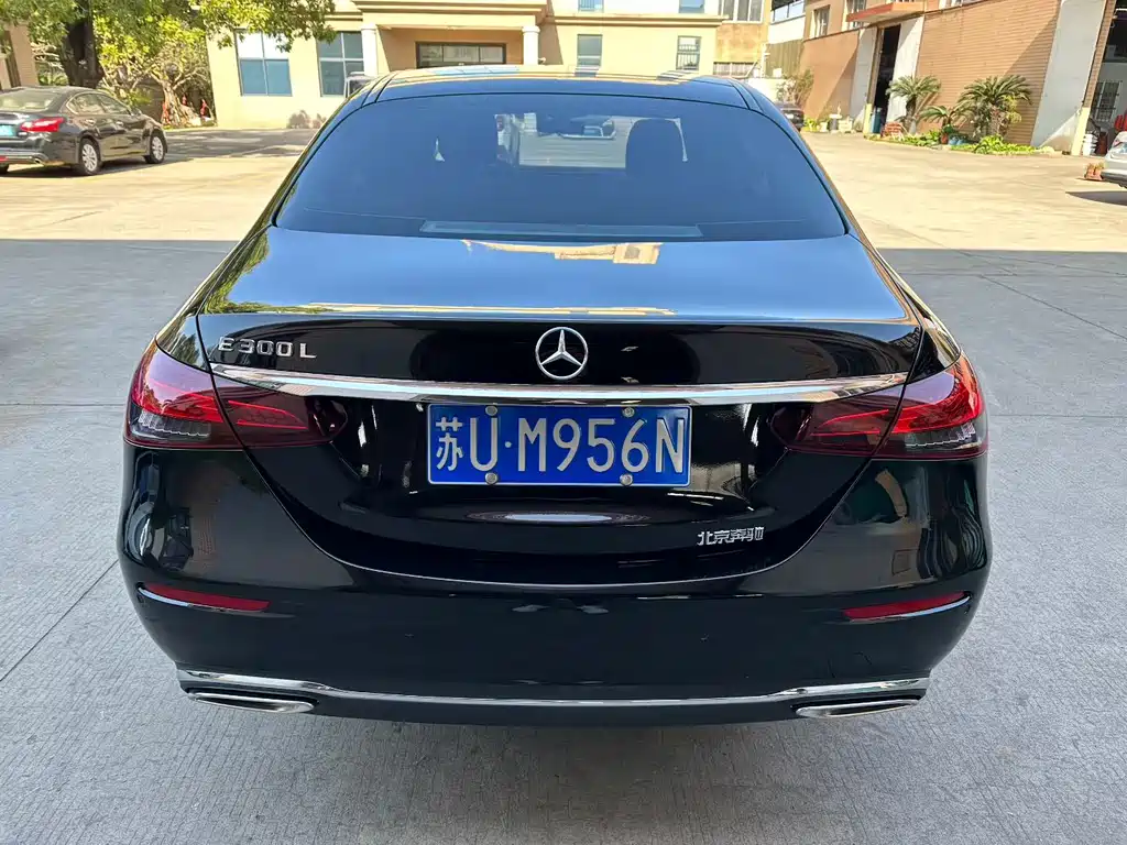 MERCEDES-BENZ E CLASS