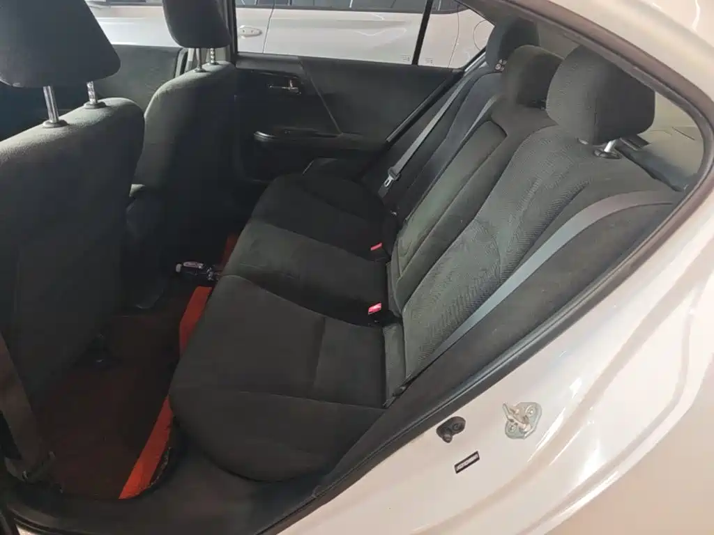 Honda Accord — миниатюра 17