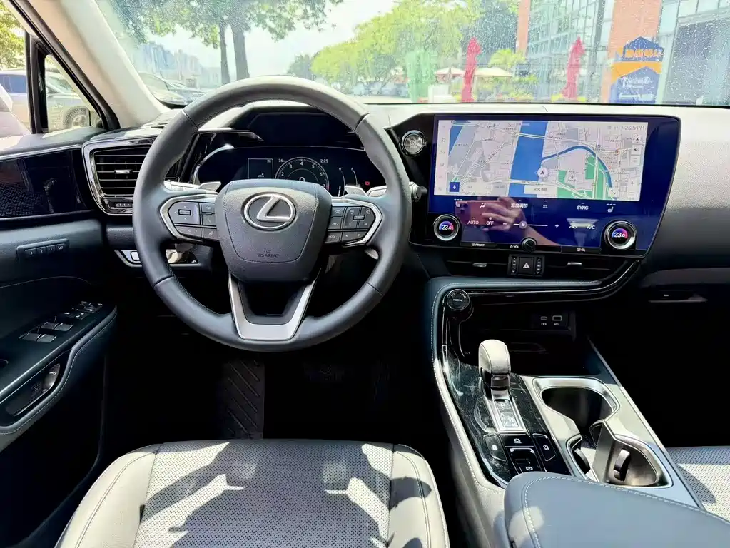 Lexus NX — миниатюра 11