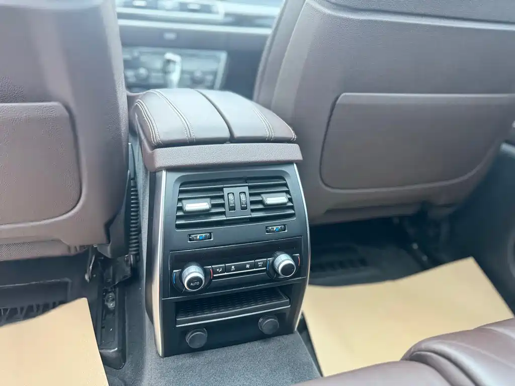 BMW 5 Series GT — миниатюра 26
