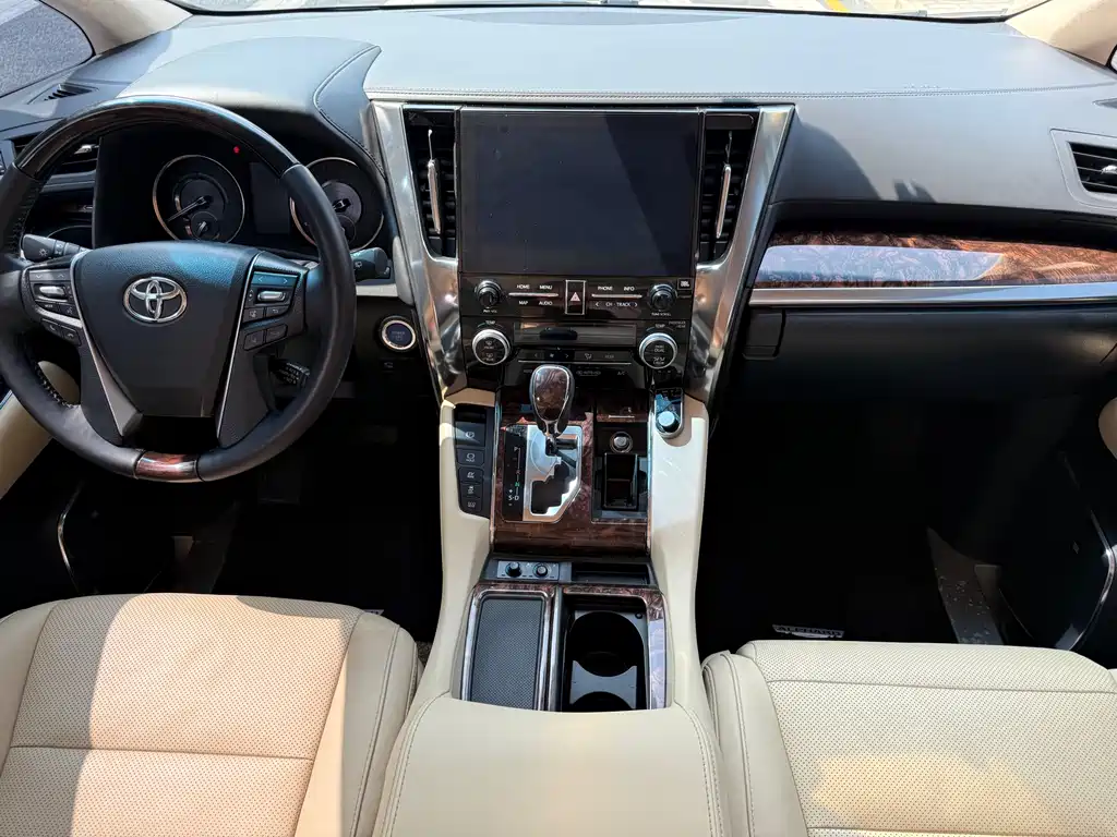 Toyota Alphard 2020 2.5L Luxury