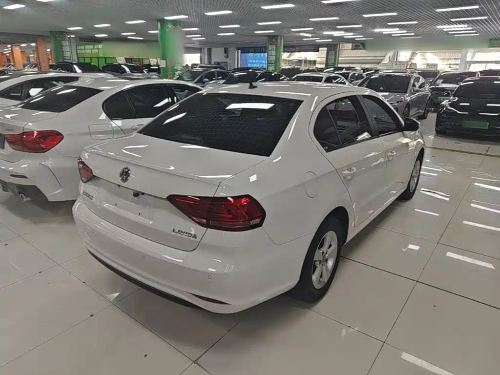 Volkswagen Lavida — миниатюра 7