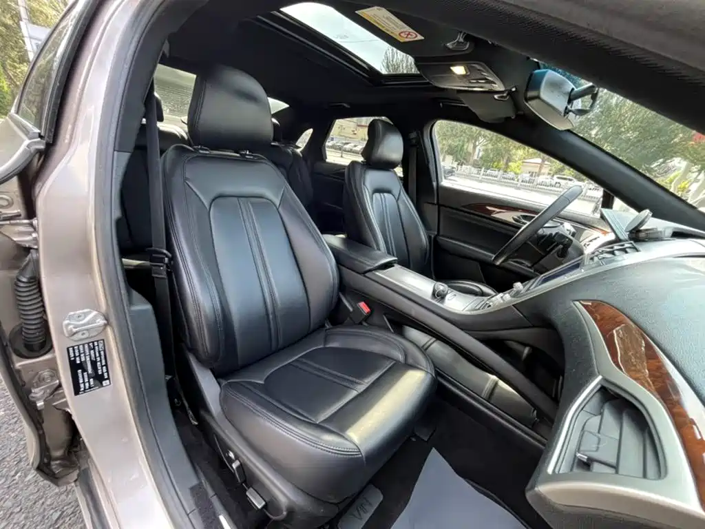 Lincoln MKZ — миниатюра 2