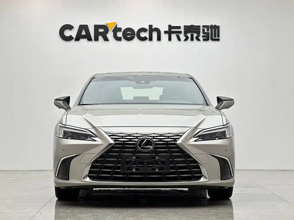 Lexus ES — миниатюра 7
