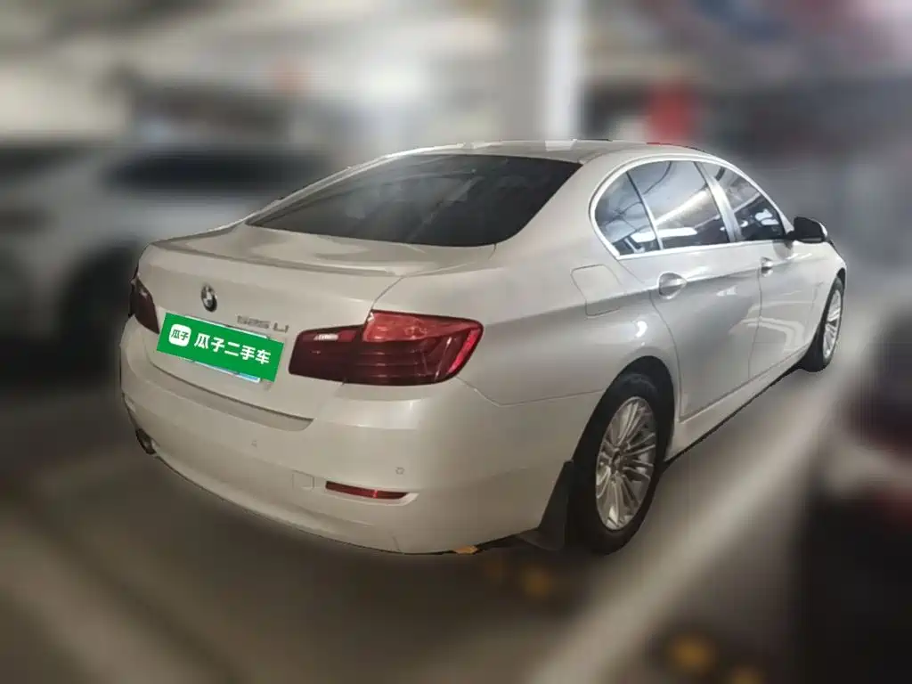 BMW 5 Series — миниатюра 10