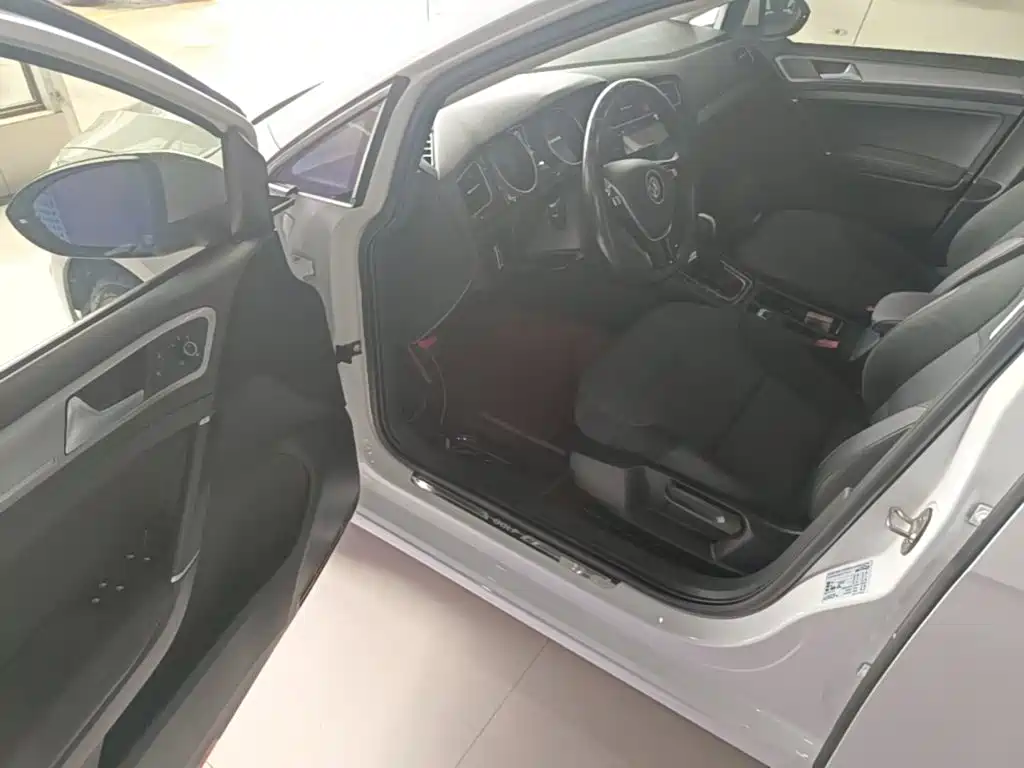 Volkswagen Golf — миниатюра 16