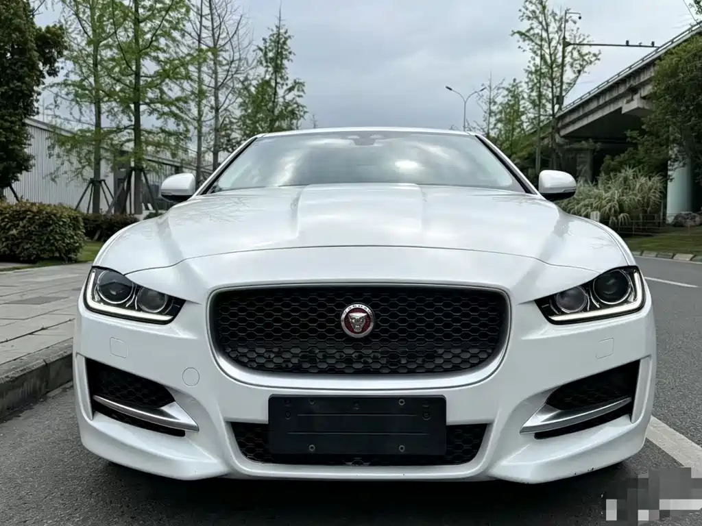 Jaguar XE 2015 2.0T 200PS R-Sport