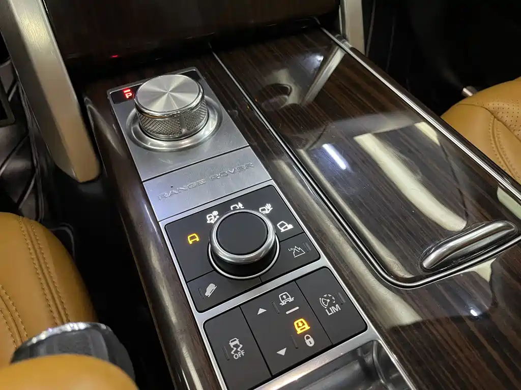 Land Rover Range Rover — миниатюра 22