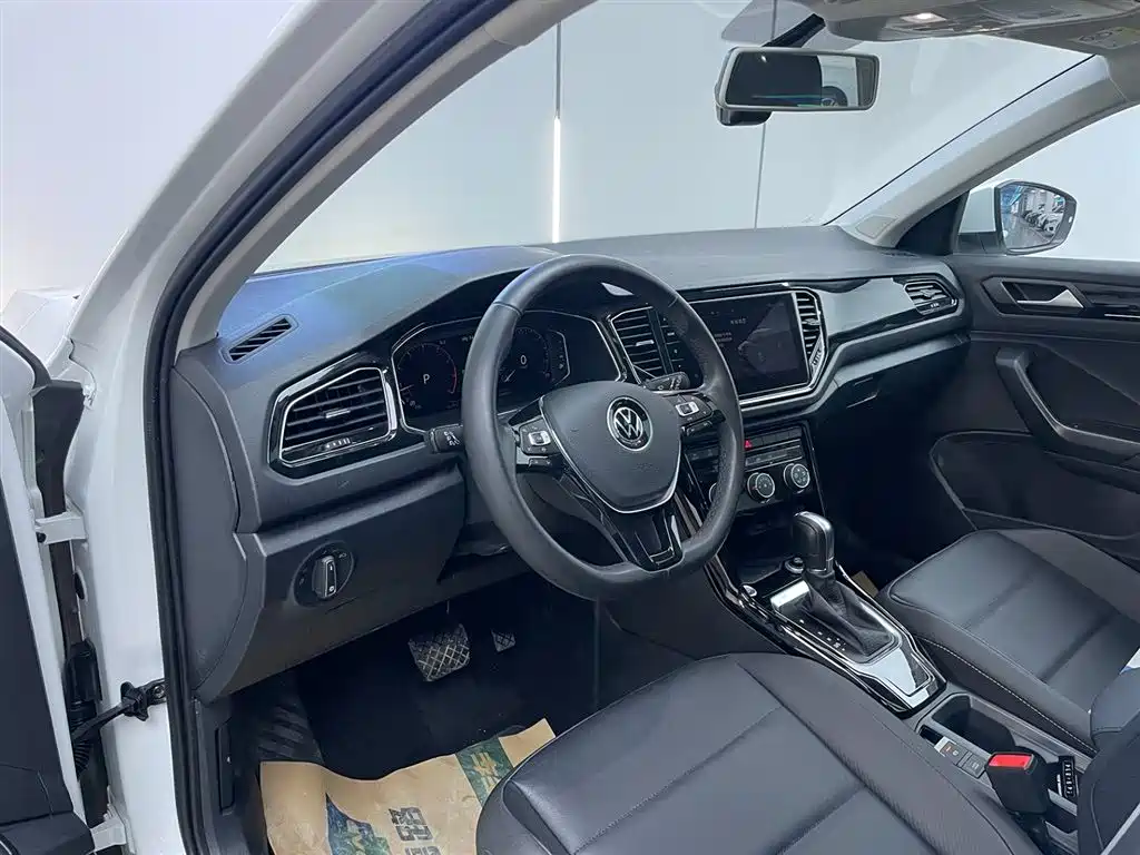 VOLKSWAGEN T ROC EXPLORING SONGS