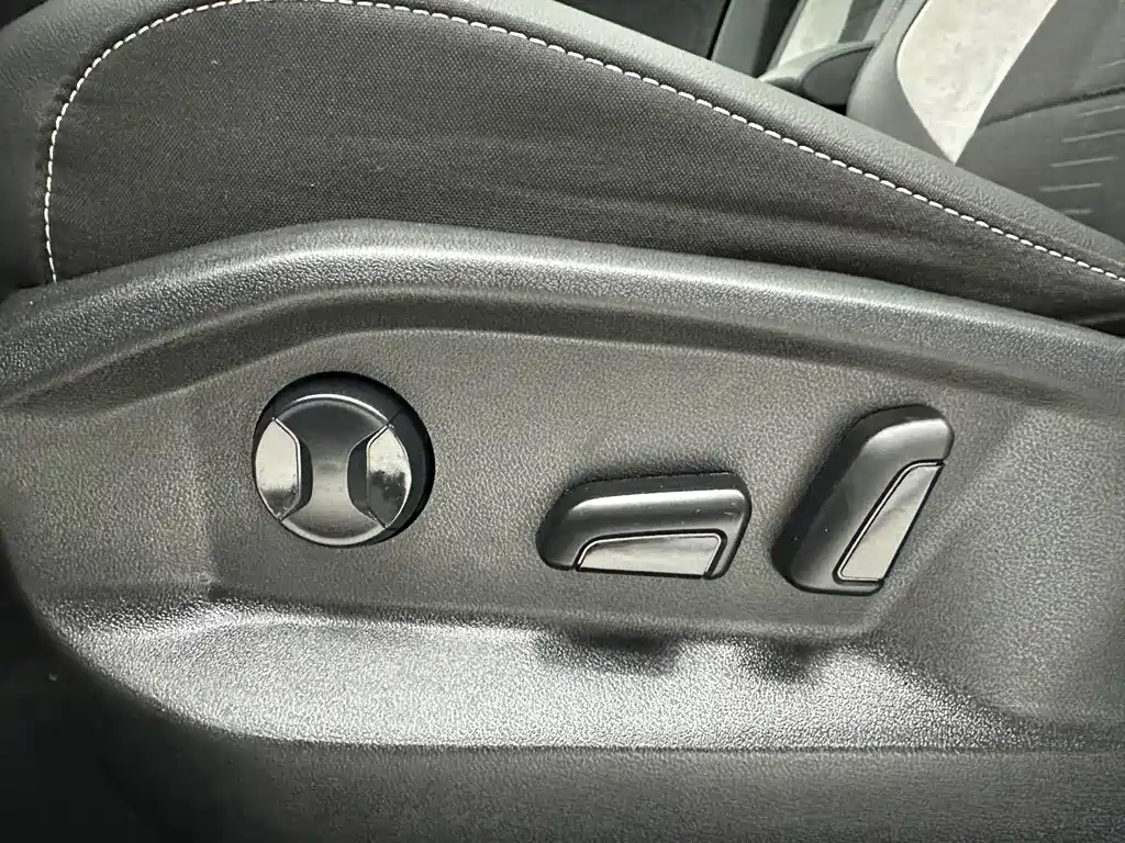 VOLKSWAGEN T ROC EXPLORING SONGS