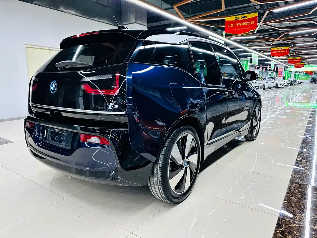 BMW I3