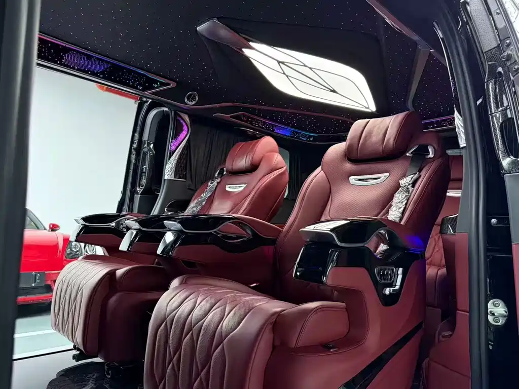 Mercedes-Benz Vito 2021 2.0T 7 мест