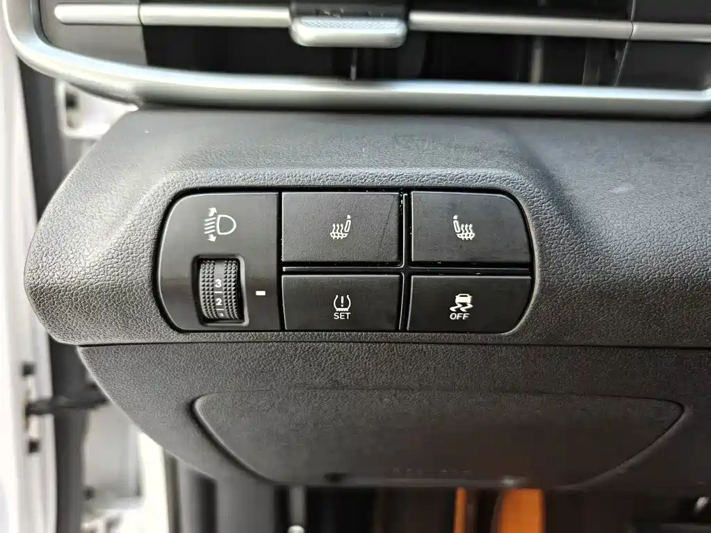 Hyundai Elantra — миниатюра 14