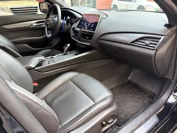 Cadillac CT5 — миниатюра 11
