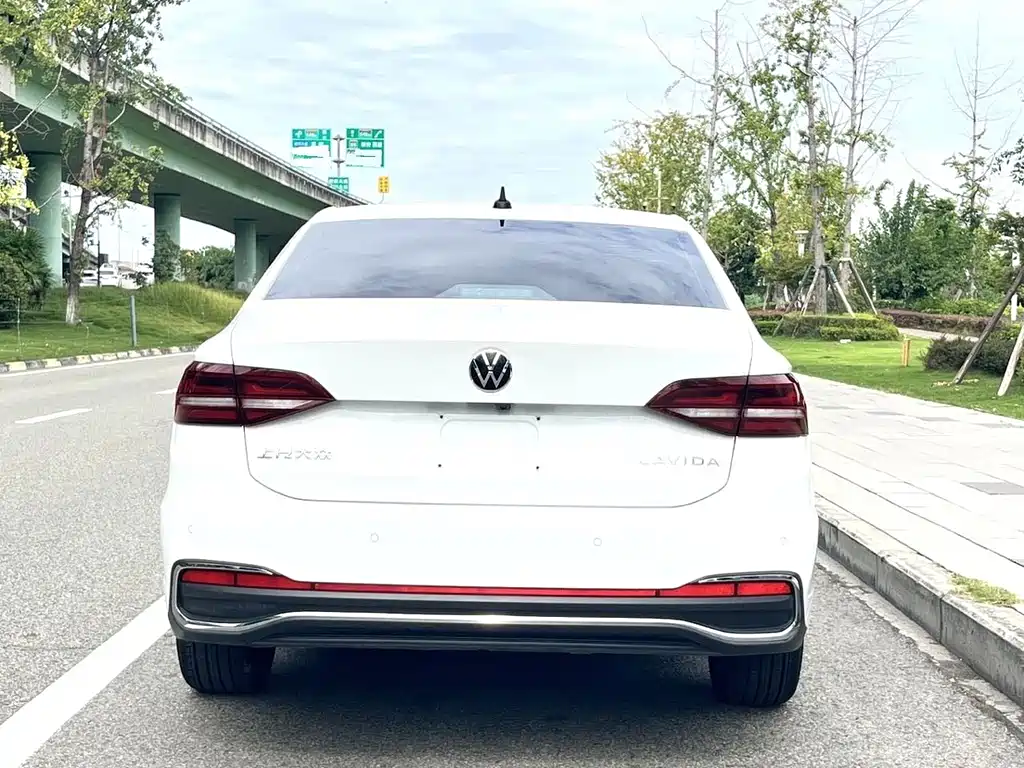 Volkswagen Lavida — миниатюра 8