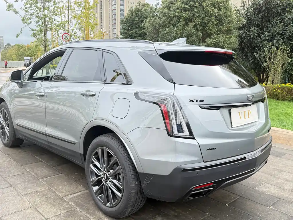 CADILLAC XT5