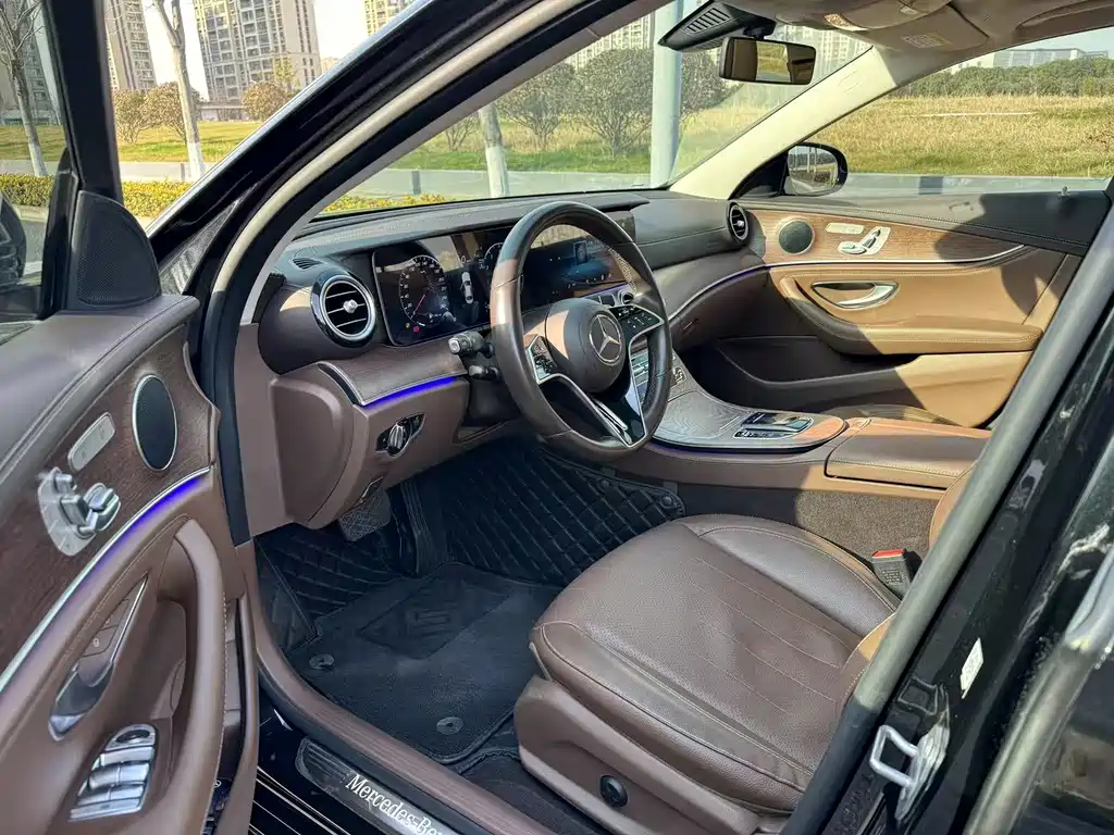 MERCEDES-BENZ E CLASS