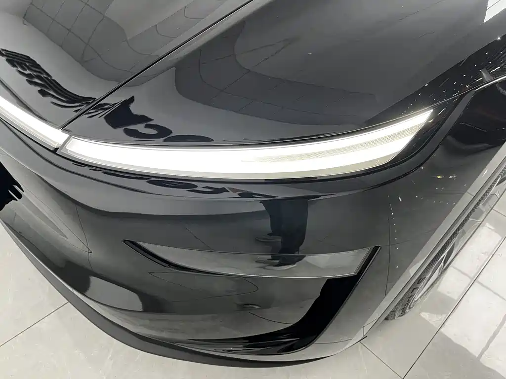 Tesla Model Y L — миниатюра 5