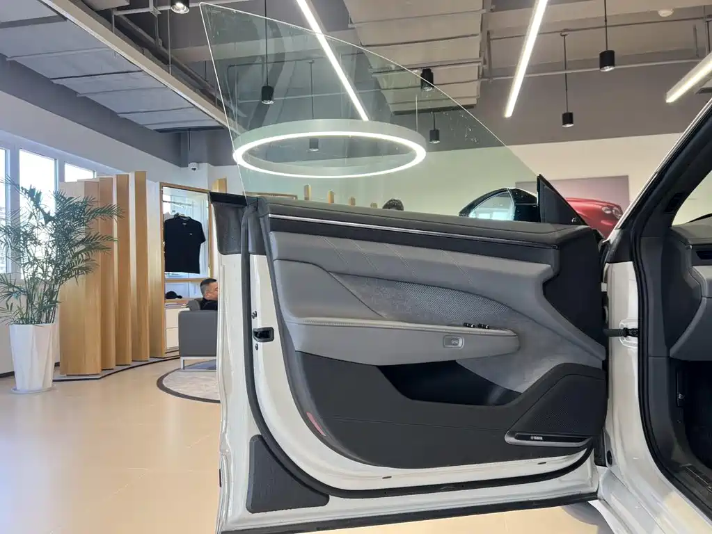 ZEEKR EXTREME KRYPTON 001