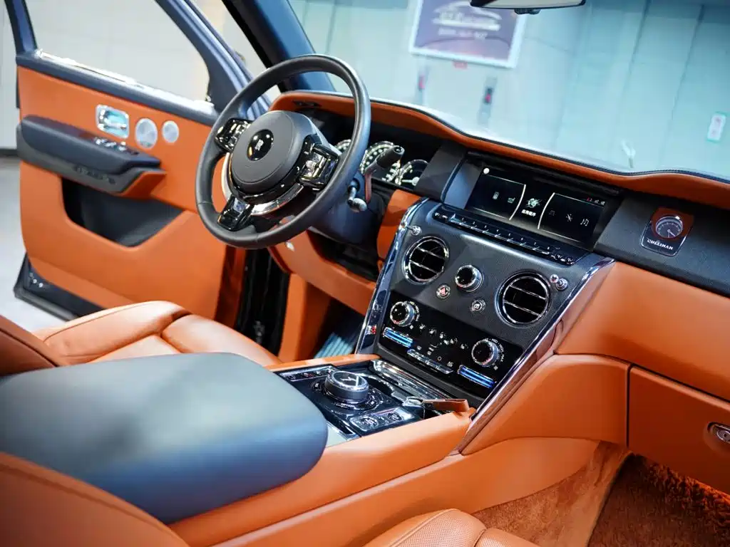 Rolls-Royce Cullinan — миниатюра 47