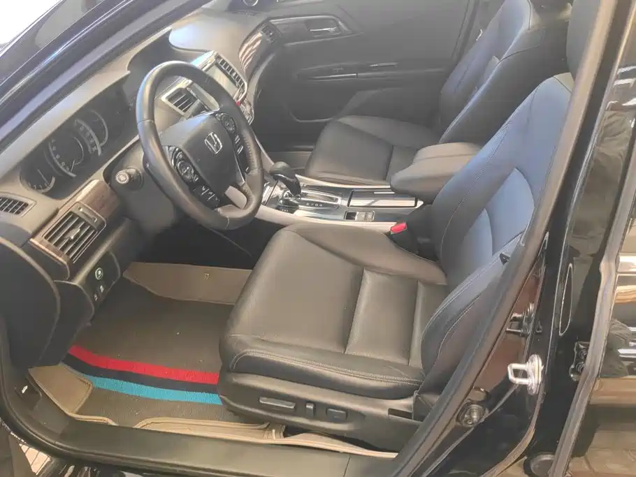 Honda Accord — миниатюра 9