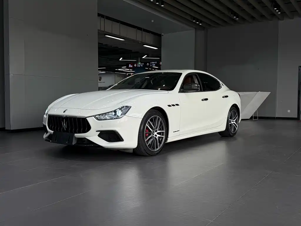 Maserati Ghibli 2021