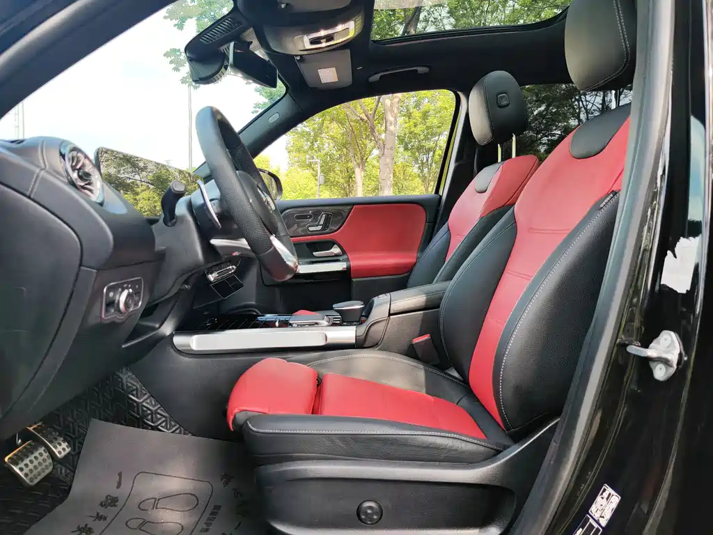 Mercedes-Benz GLB AMG — миниатюра 6