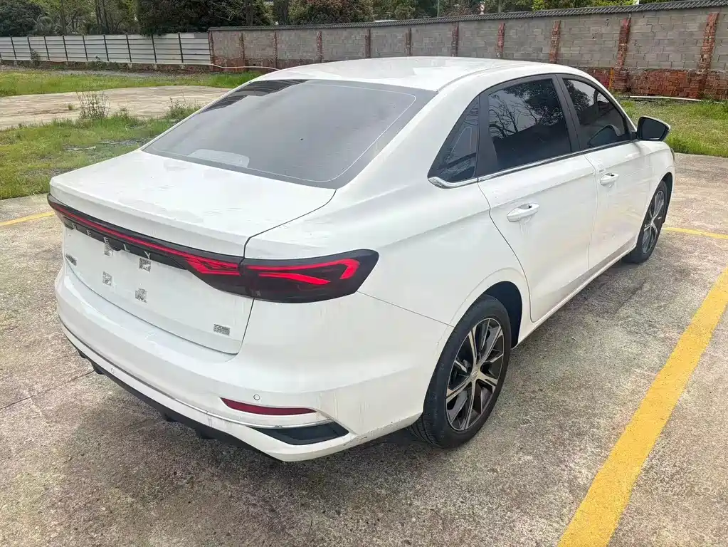 Geely Emgrand — миниатюра 4