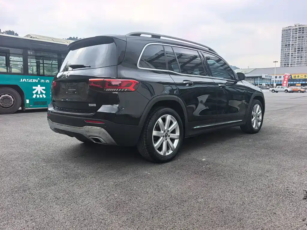 Mercedes-Benz GLB — миниатюра 12