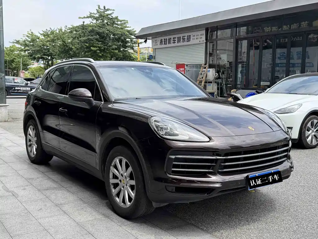 Porsche Cayenne — миниатюра 3