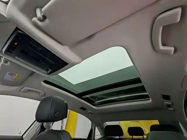 Volkswagen Passat PHEV — миниатюра 19