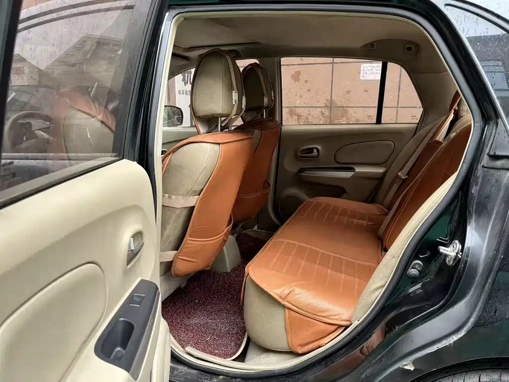 Venucia D50 2013 1.6L MT Luxury