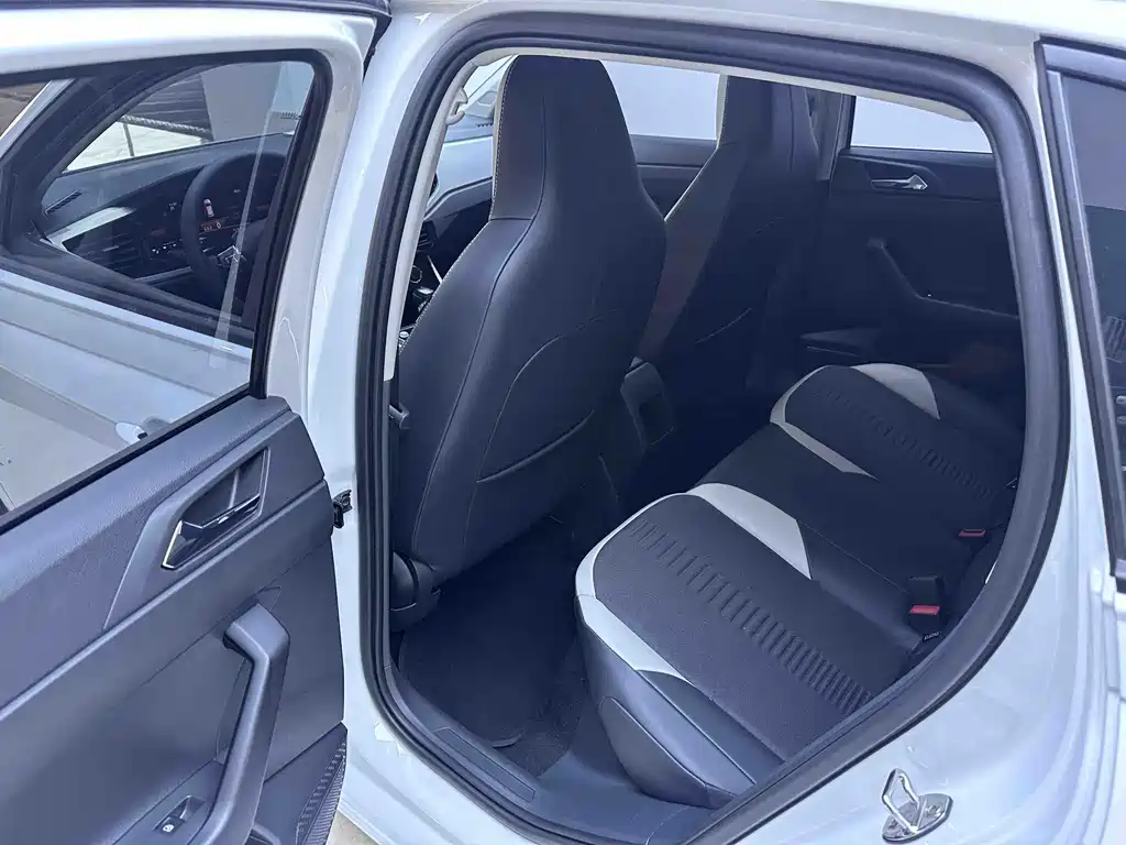 Volkswagen Polo — миниатюра 10